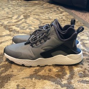 Nike Air Huarache Only Worn Once!